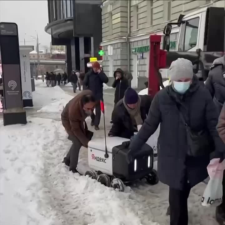Робот-доставщик: антропоморфизация в дизайне